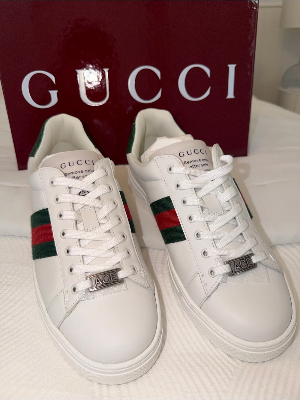 Brand New/Never Worn Gucci White Leather Ace Sneakers with Green & Red Web Strip